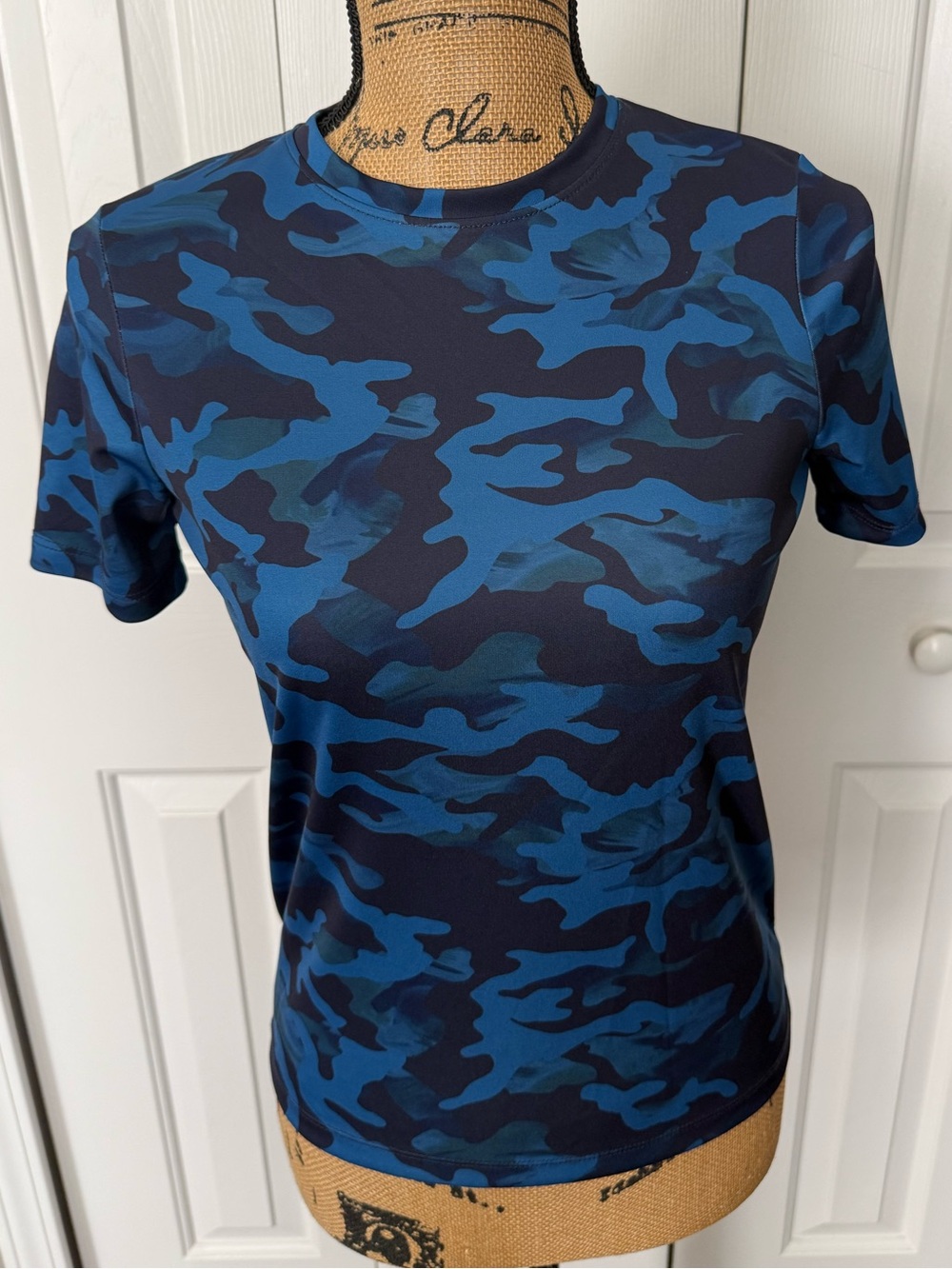 All in Motion Blue Camo Crew Neck Short Sleeve Shirt